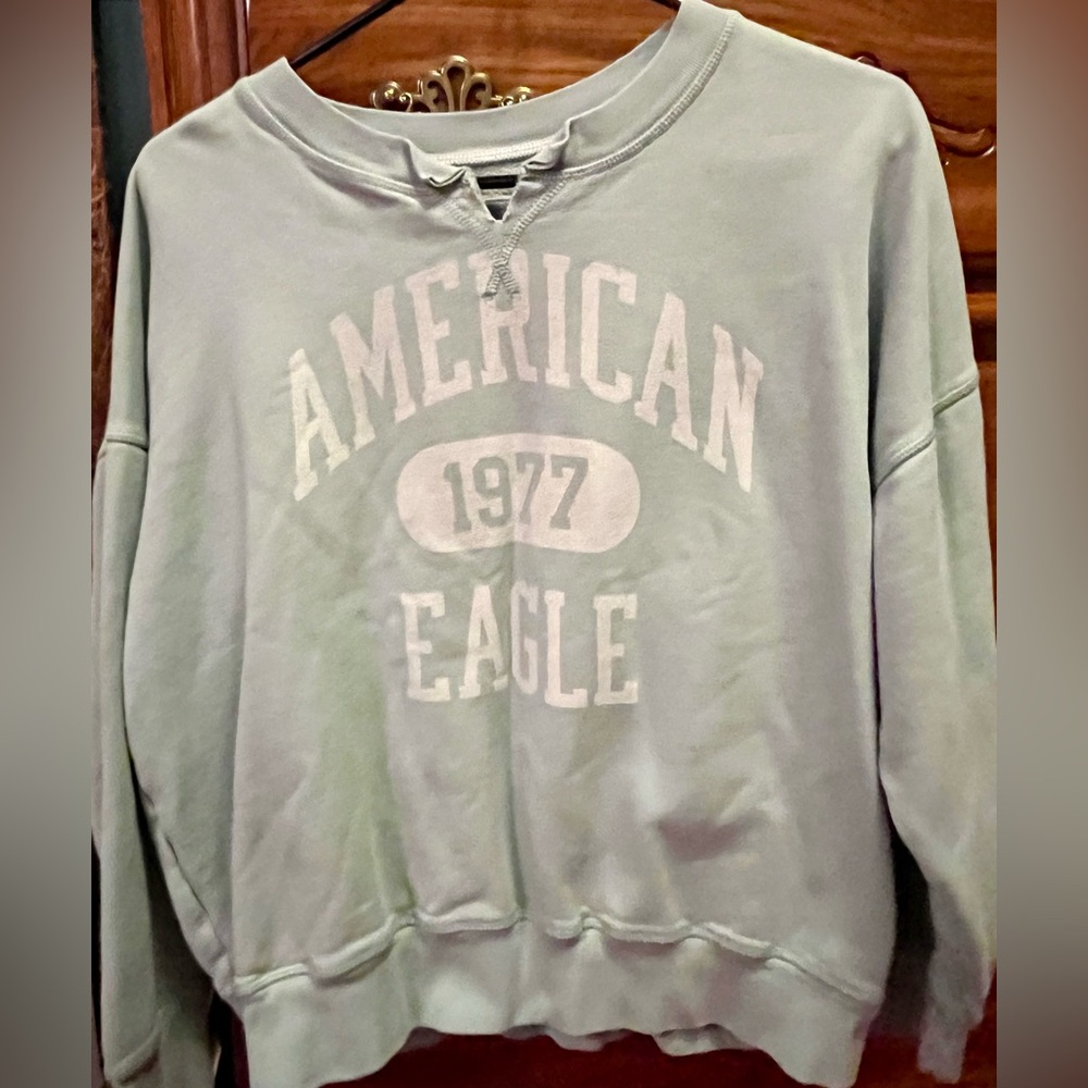 American Eagle Outfitters Size Small Sweatshirt